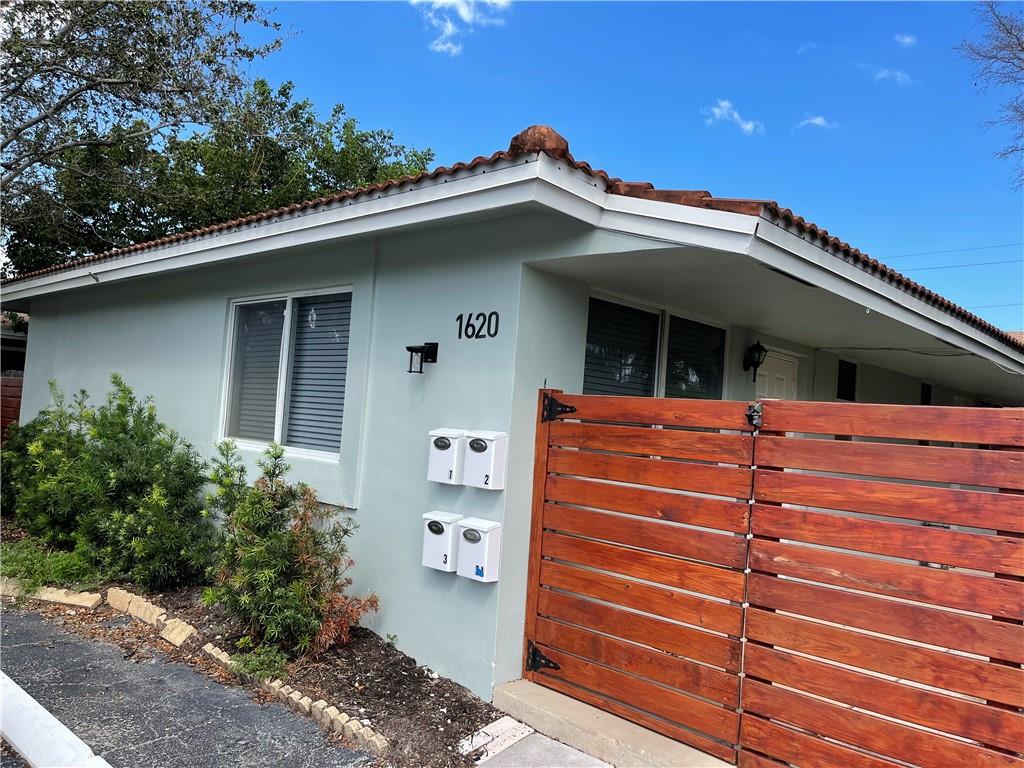 POINSETTIA HEIGHTS - Residential Lease