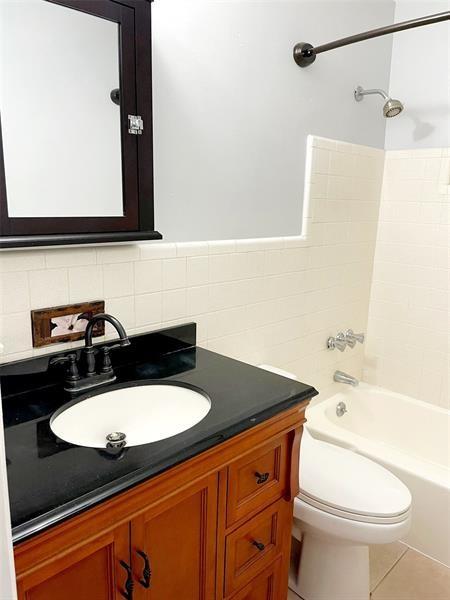 POINSETTIA HEIGHTS - Residential Lease