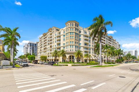 Condominium in Boca Raton FL 99 Mizner Boulevard.jpg