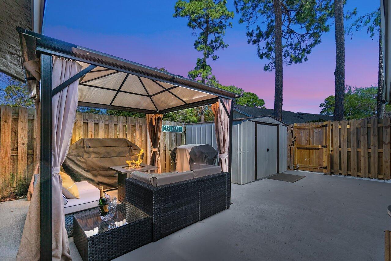 SUGAR POND MANOR OF WELLINGTON - Residential