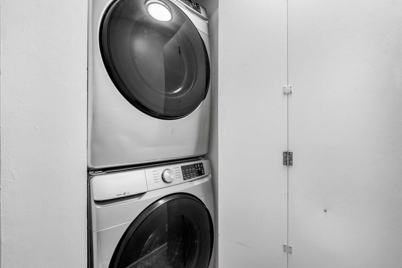 SUGAR POND MANOR OF WELLINGTON - Residential