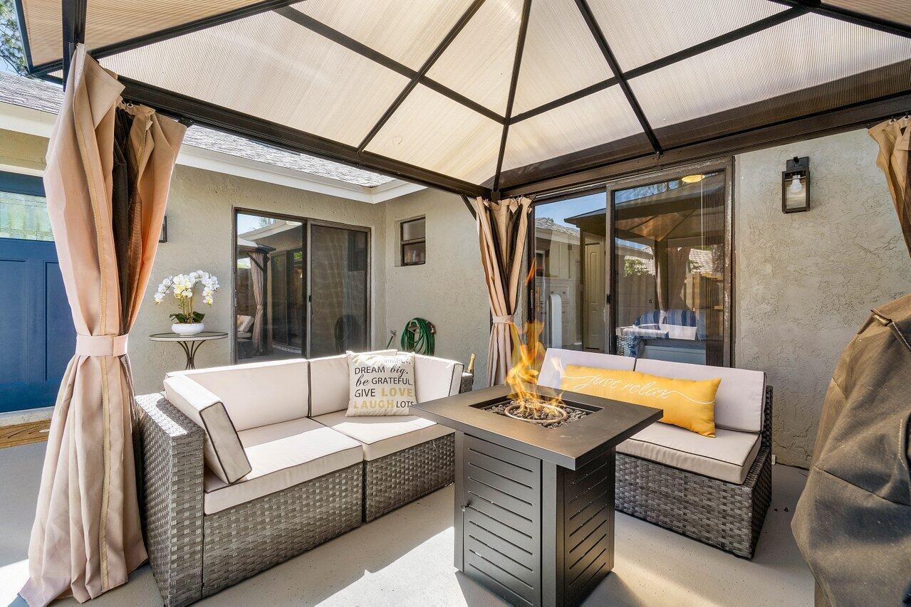 SUGAR POND MANOR OF WELLINGTON - Residential