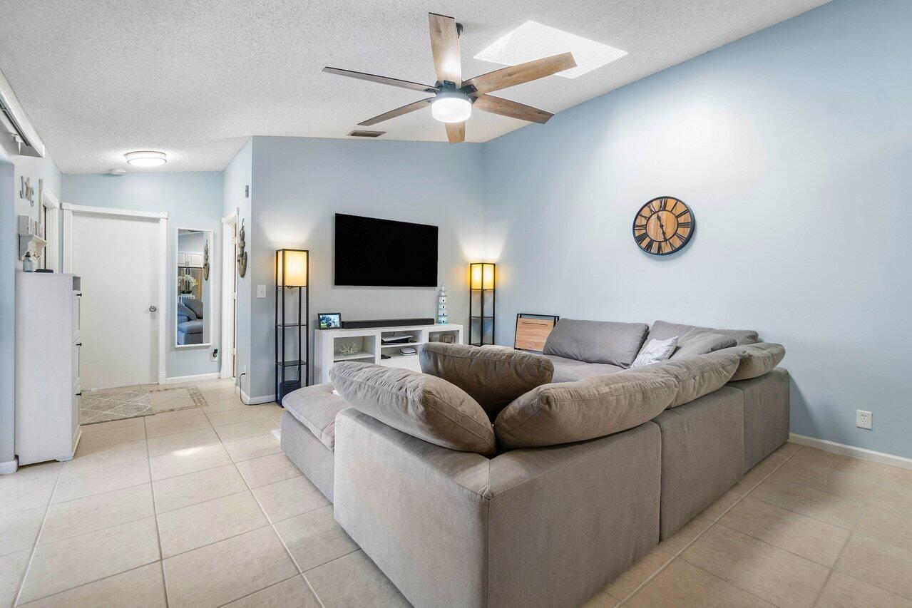 SUGAR POND MANOR OF WELLINGTON - Residential