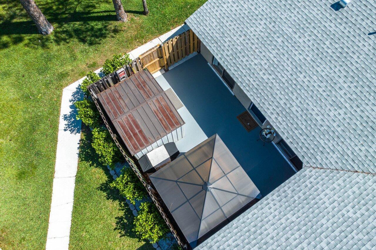 SUGAR POND MANOR OF WELLINGTON - Residential