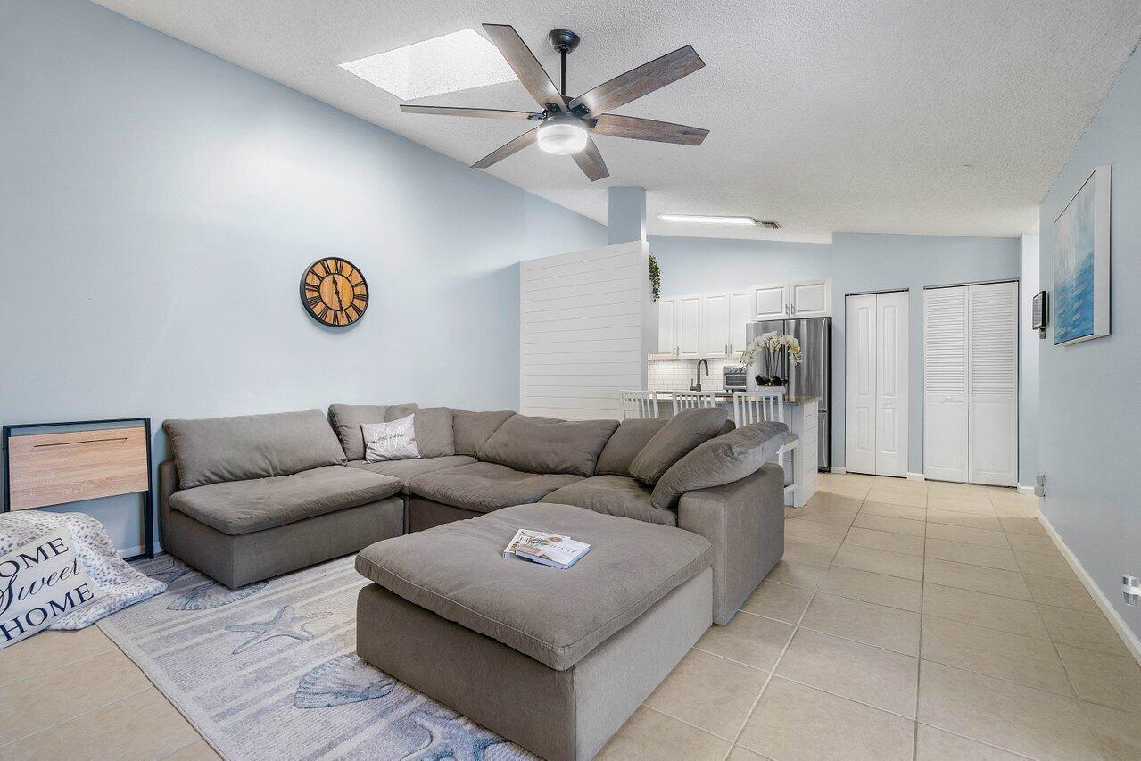 SUGAR POND MANOR OF WELLINGTON - Residential