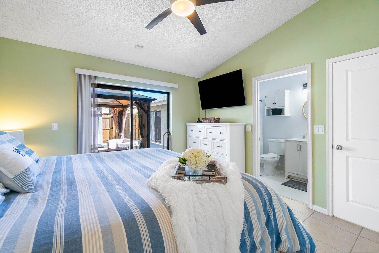 SUGAR POND MANOR OF WELLINGTON - Residential