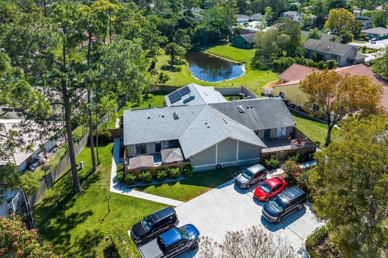 SUGAR POND MANOR OF WELLINGTON - Residential