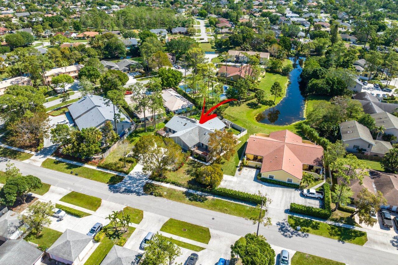 SUGAR POND MANOR OF WELLINGTON - Residential