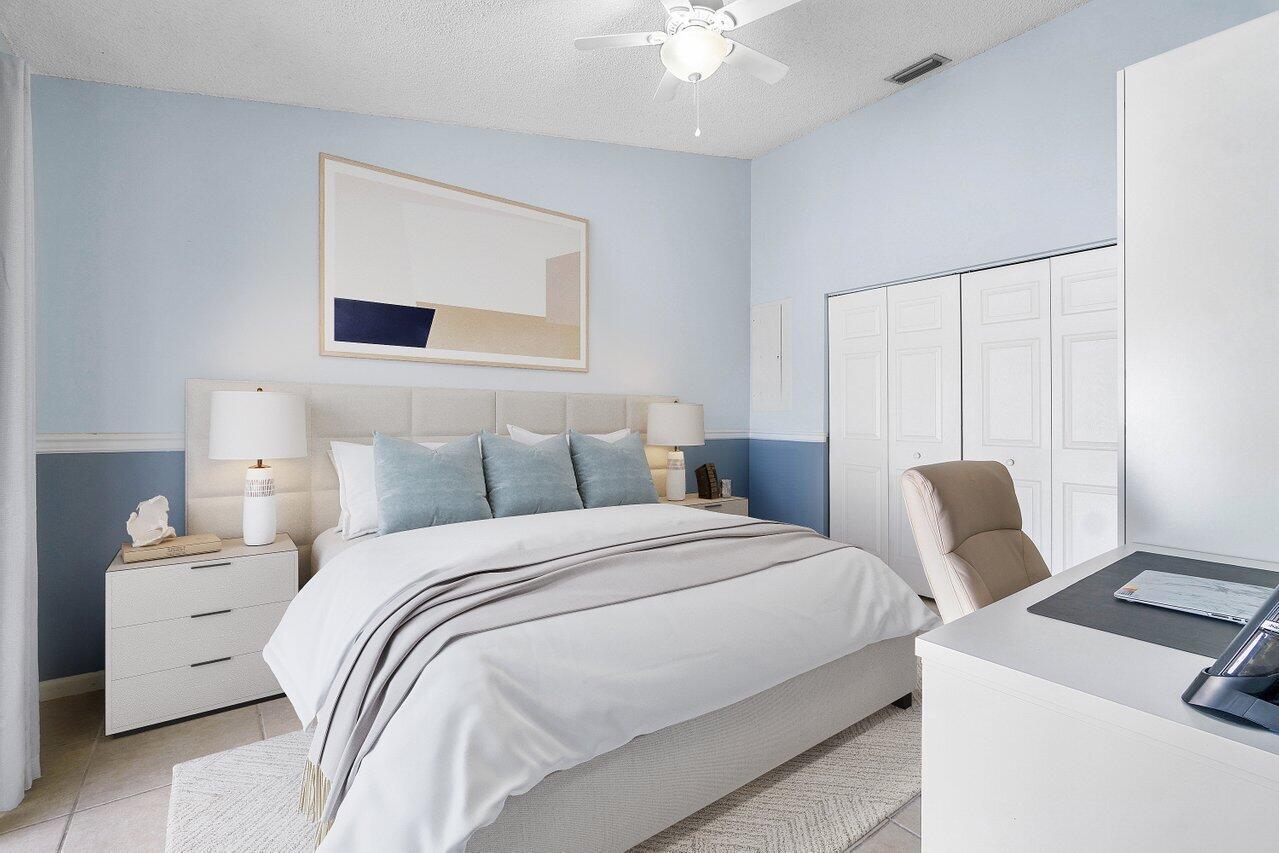 SUGAR POND MANOR OF WELLINGTON - Residential