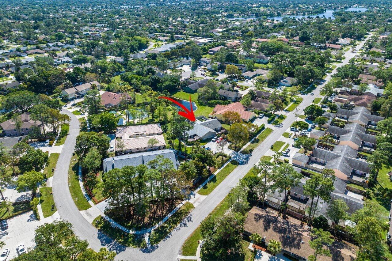 SUGAR POND MANOR OF WELLINGTON - Residential