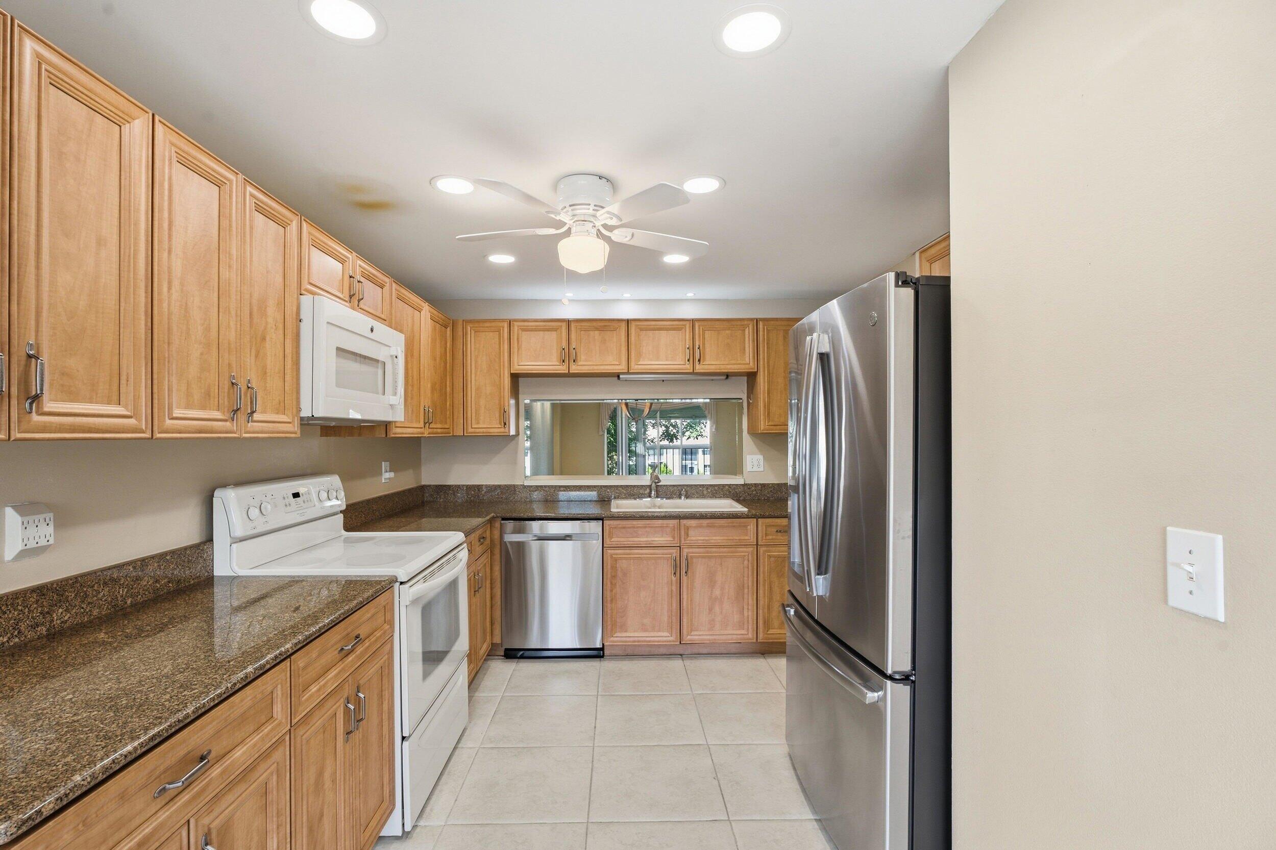 4725 LUCERNE LAKES Boulevard E 301