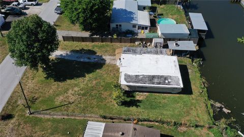 A home in Okeechobee