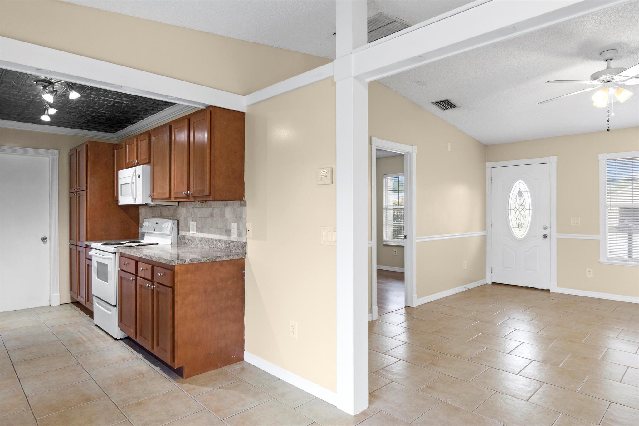 PORT ST LUCIE SECTION 12 - Residential Lease