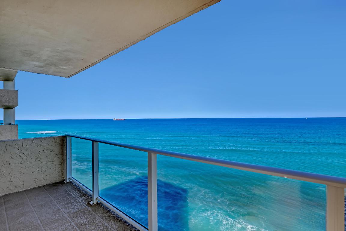 AQUARIUS CONDO - Residential