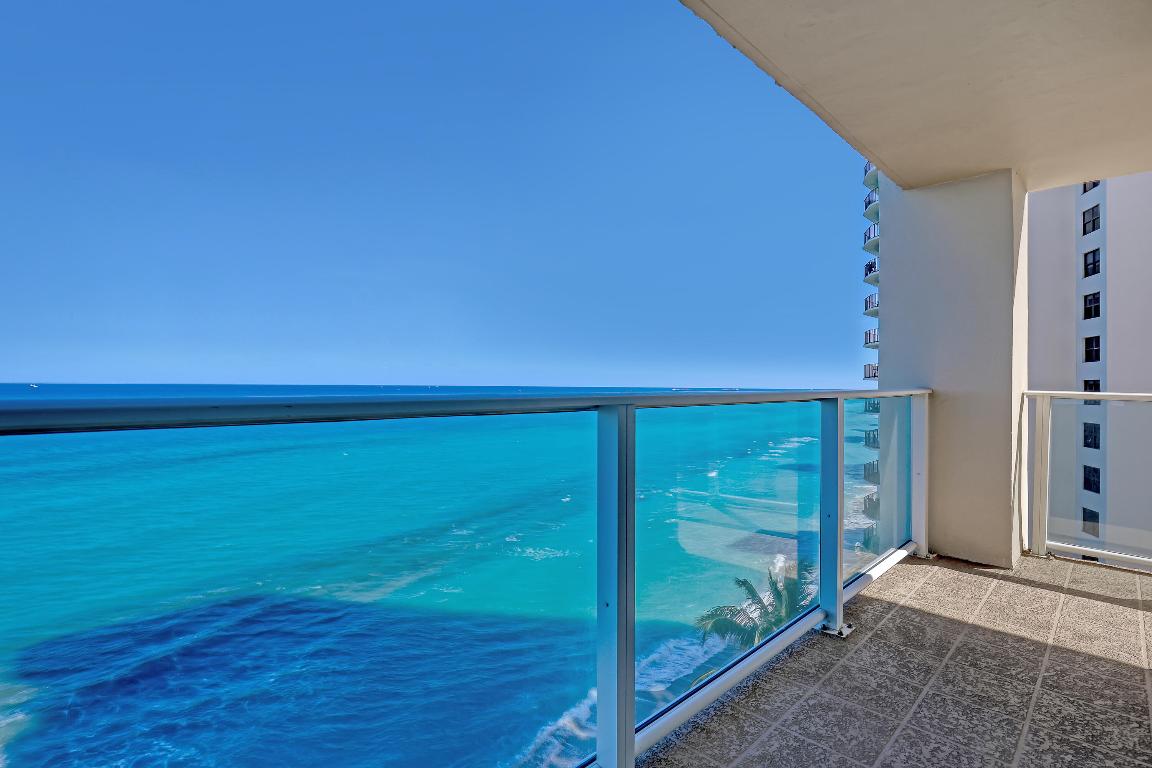 AQUARIUS CONDO - Residential