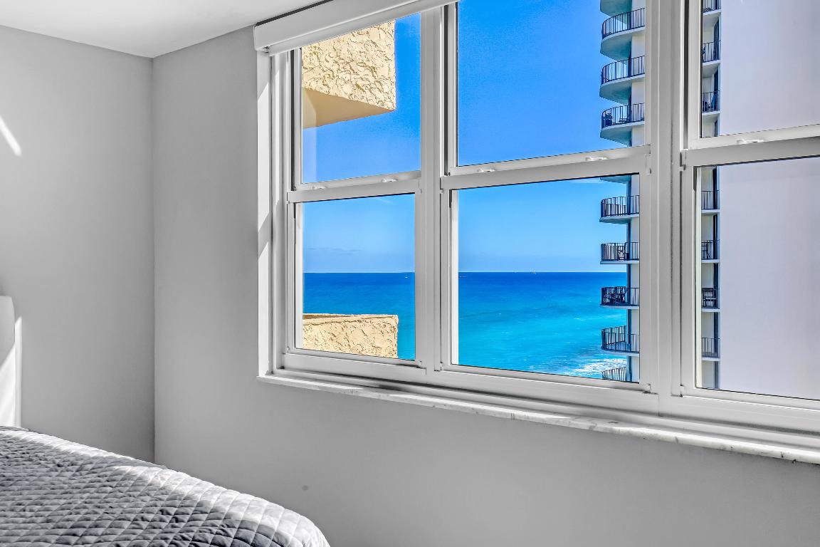 AQUARIUS CONDO - Residential