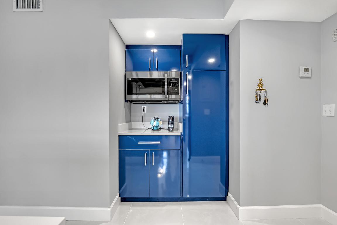 AQUARIUS CONDO - Residential