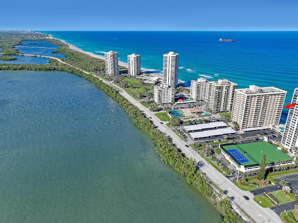 AQUARIUS CONDO - Residential