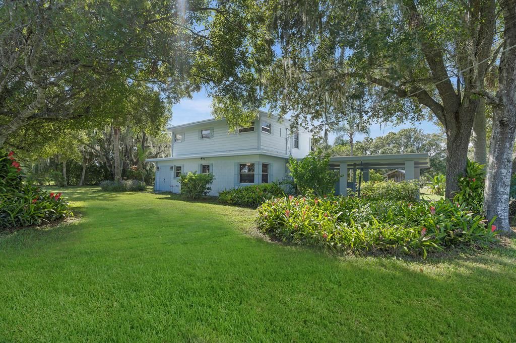 Photo of 4305 S 25th Street, Fort Pierce, FL 34981 (MLS # R10664457)