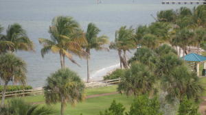 LAKE HARBOUR TOWERS EAST - Residential