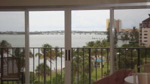 LAKE HARBOUR TOWERS EAST - Residential