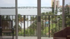 LAKE HARBOUR TOWERS EAST - Residential