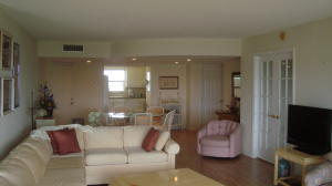 LAKE HARBOUR TOWERS EAST - Residential