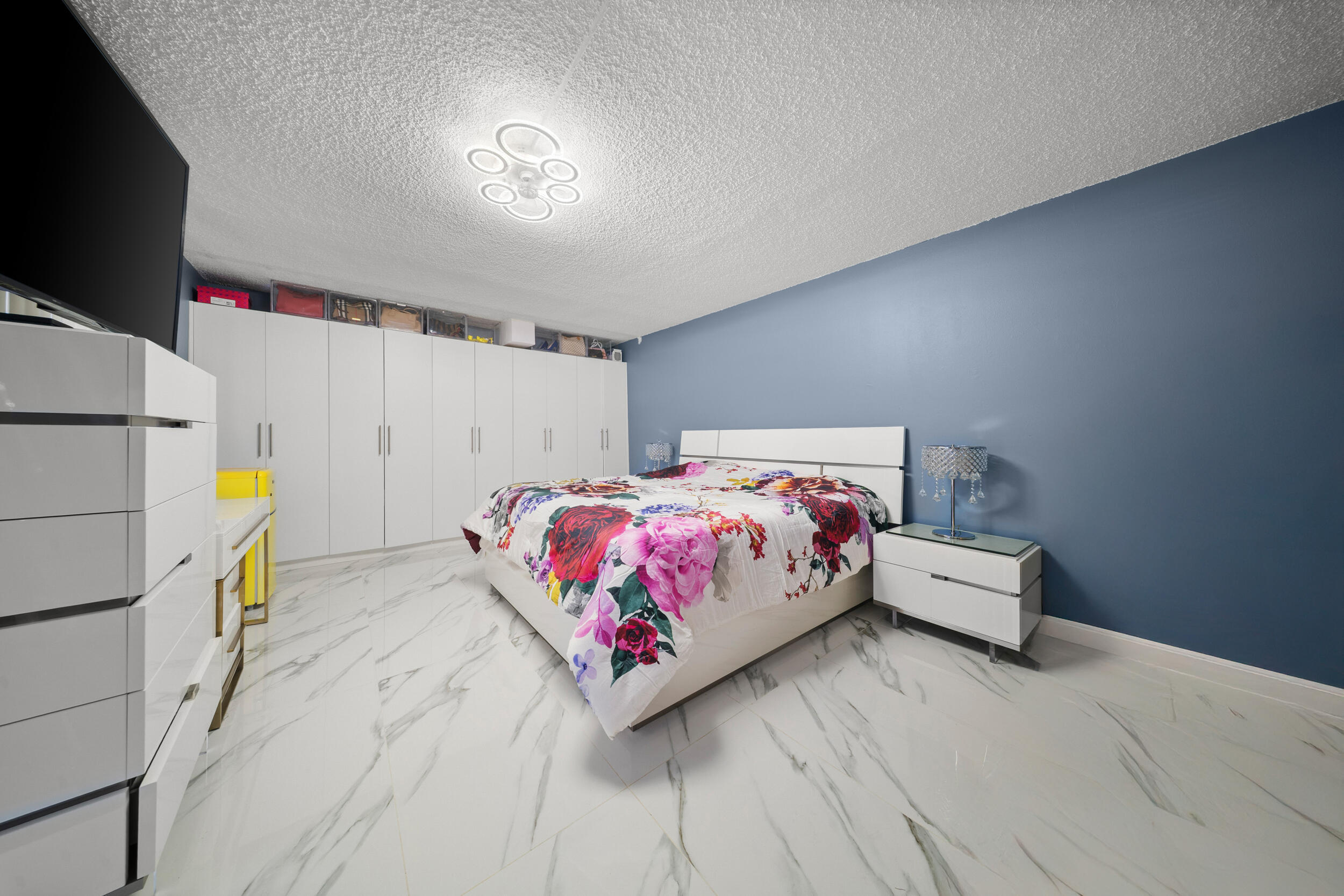 FOREST LAKES - Residential