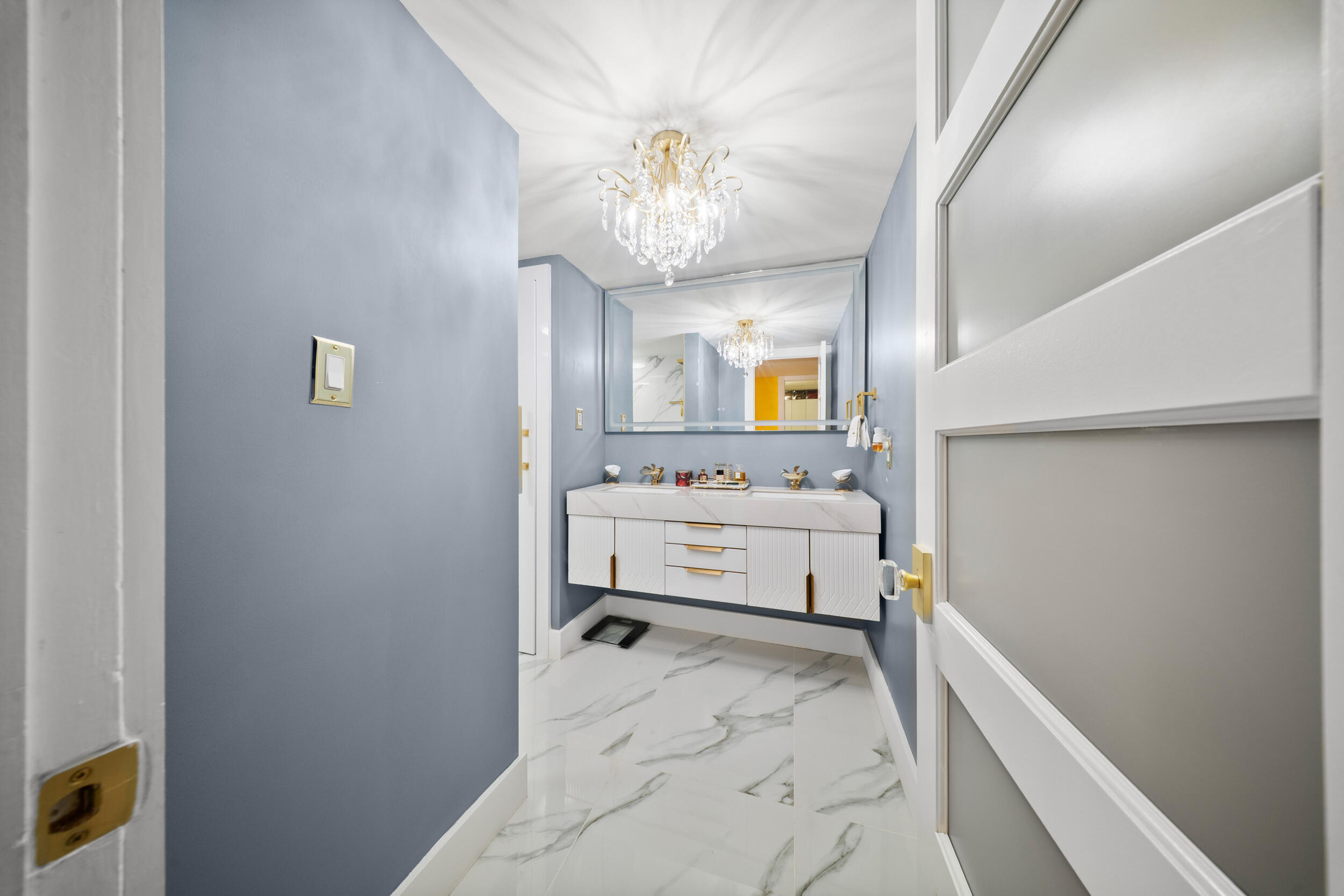 FOREST LAKES - Residential