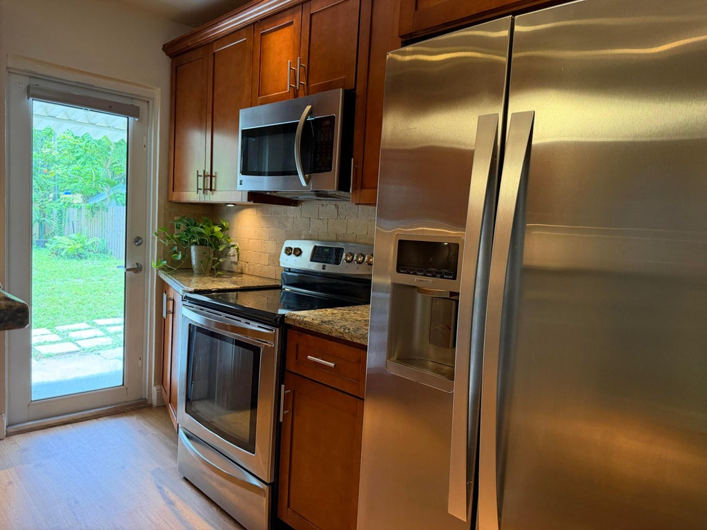 Photo of 609 SW 6th Avenue, Fort Lauderdale, FL 33315 (MLS # B26035331)