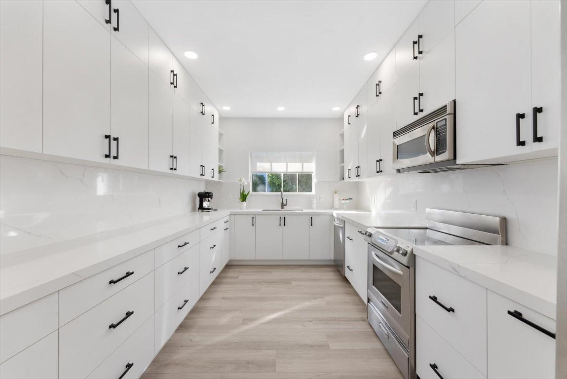 TROPIC ISLE 4TH SEC - Residential