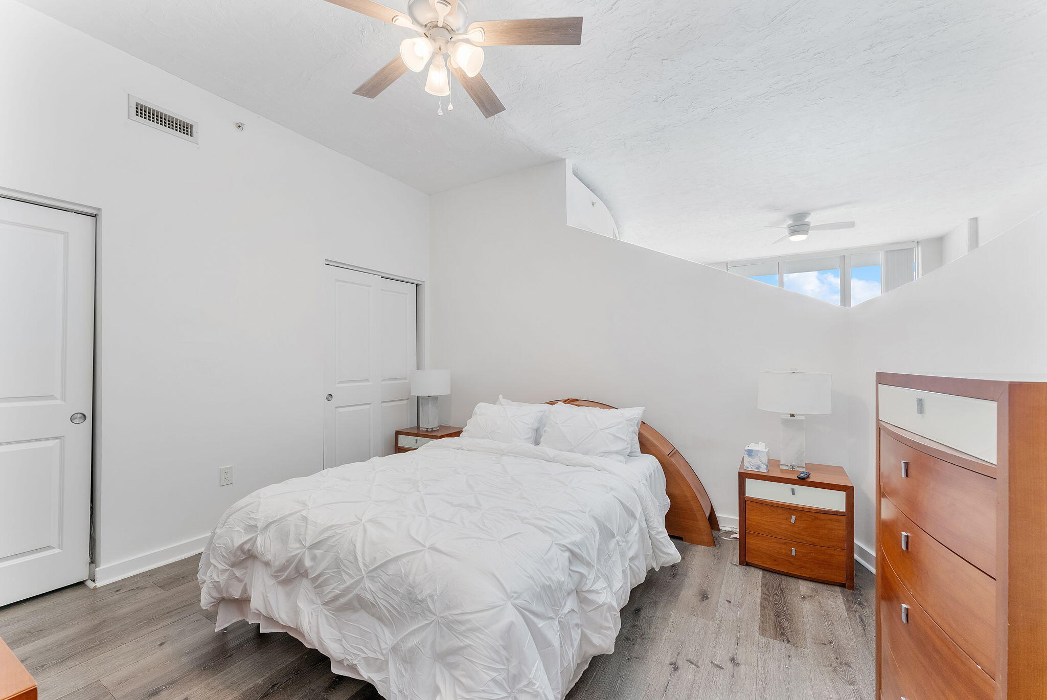 EDGE CONDO - Residential