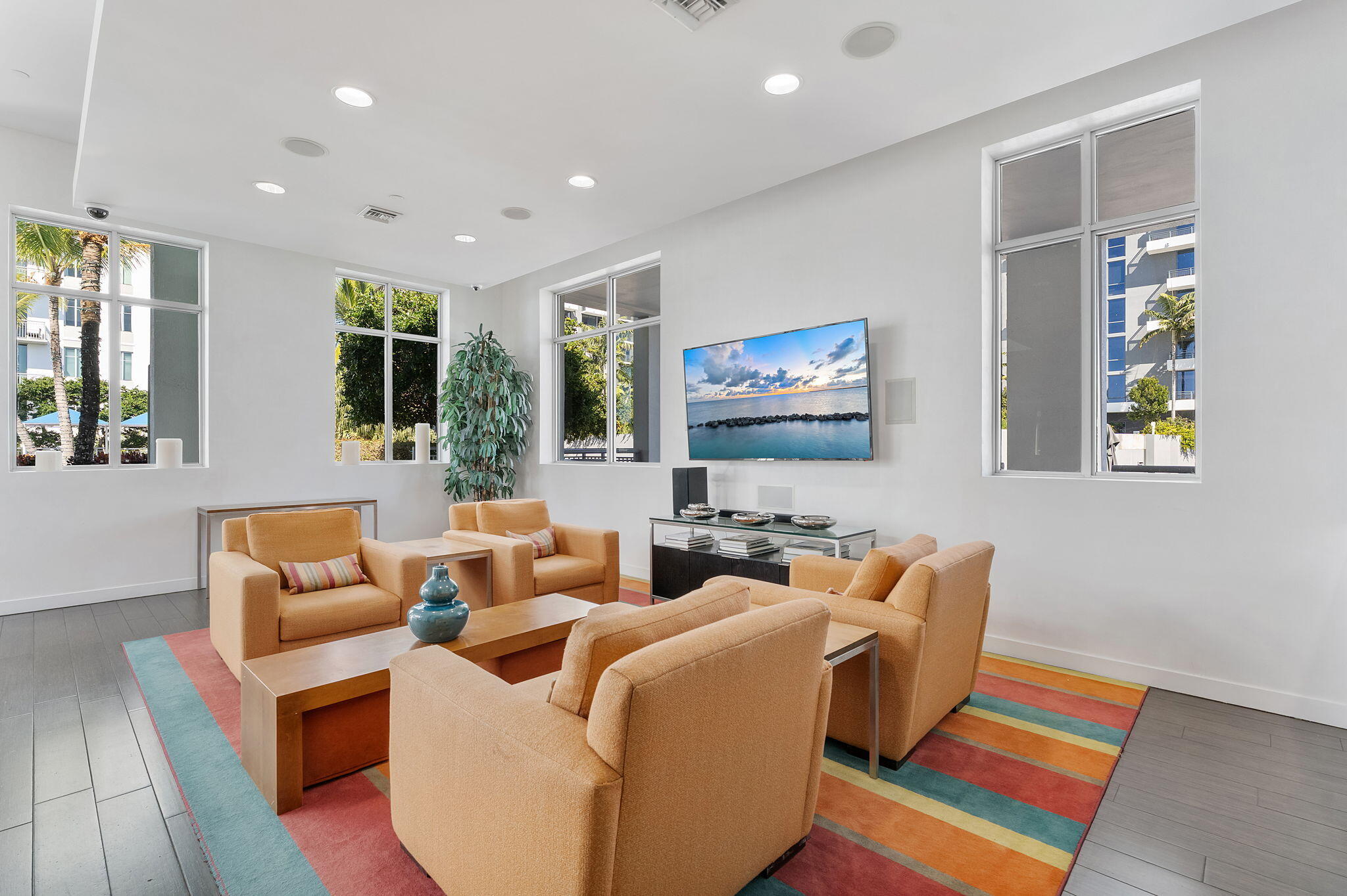 EDGE CONDO - Residential