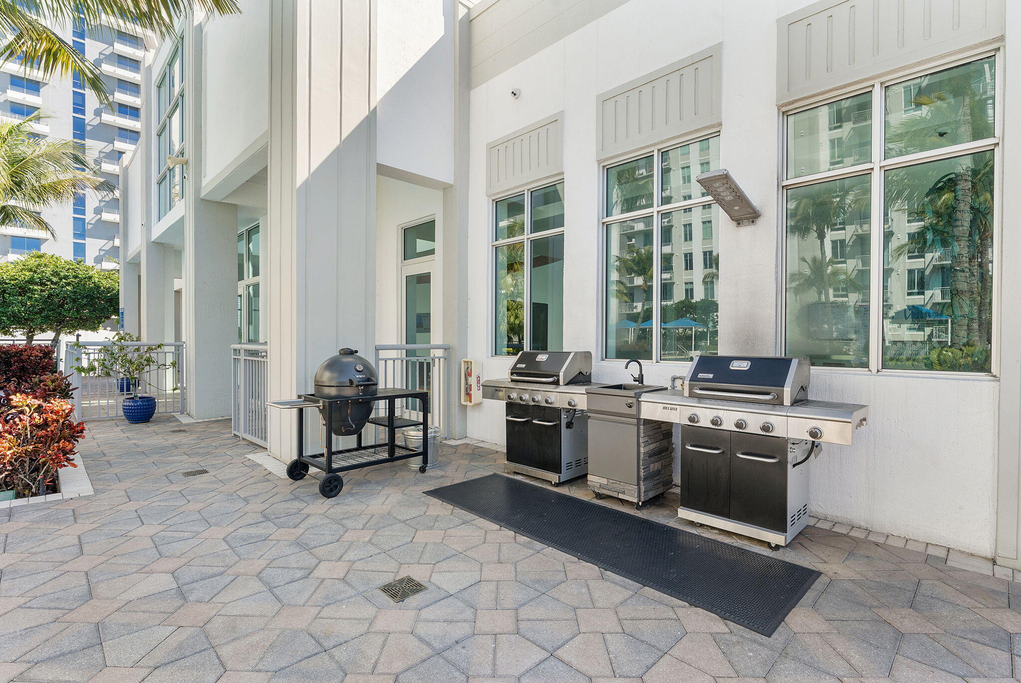 EDGE CONDO - Residential