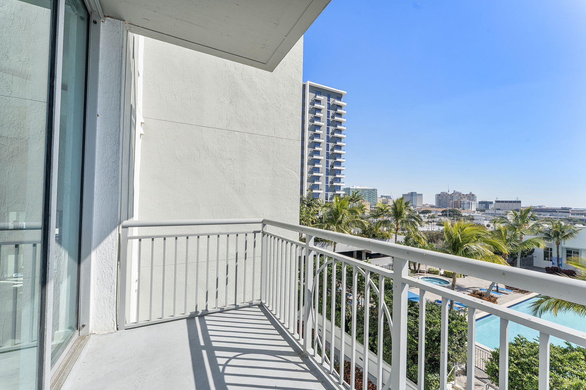 EDGE CONDO - Residential