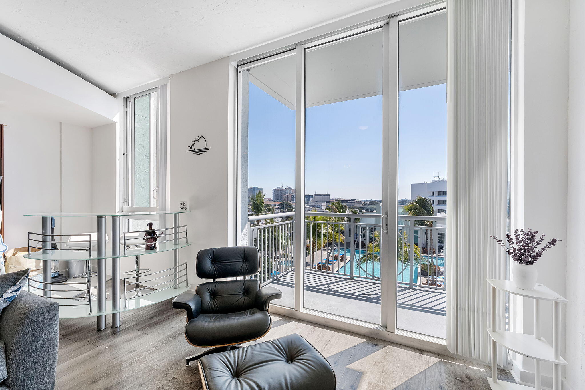 EDGE CONDO - Residential