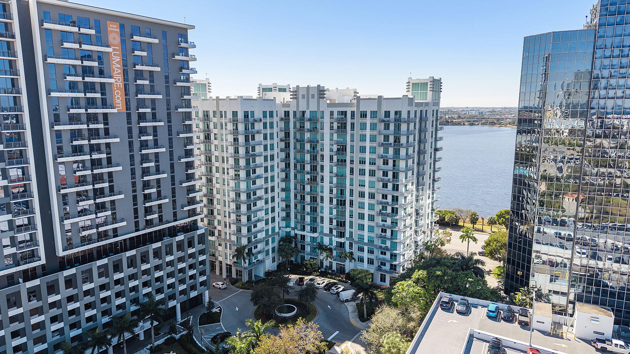 300 S Australian Avenue 916