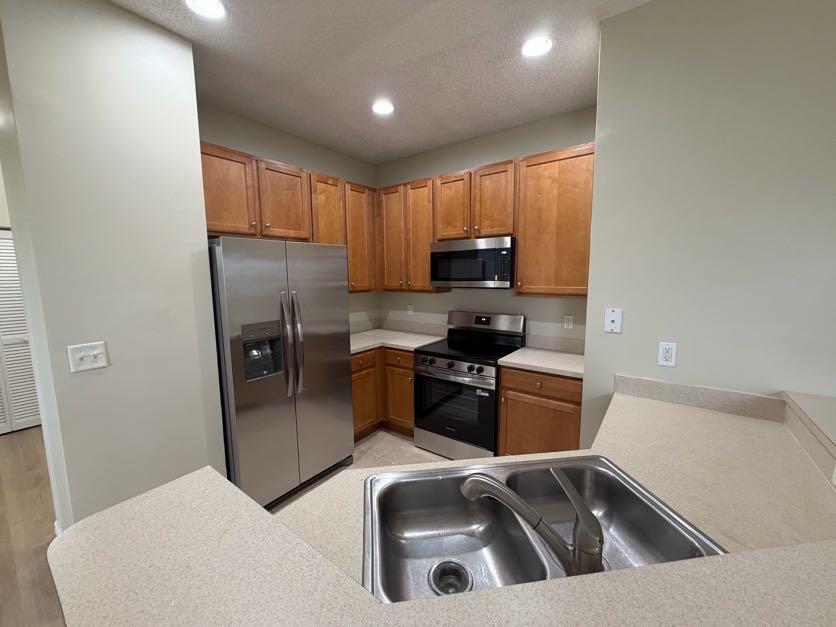 CRESTWOOD AT CAROLINA CONDO - Residential Lease