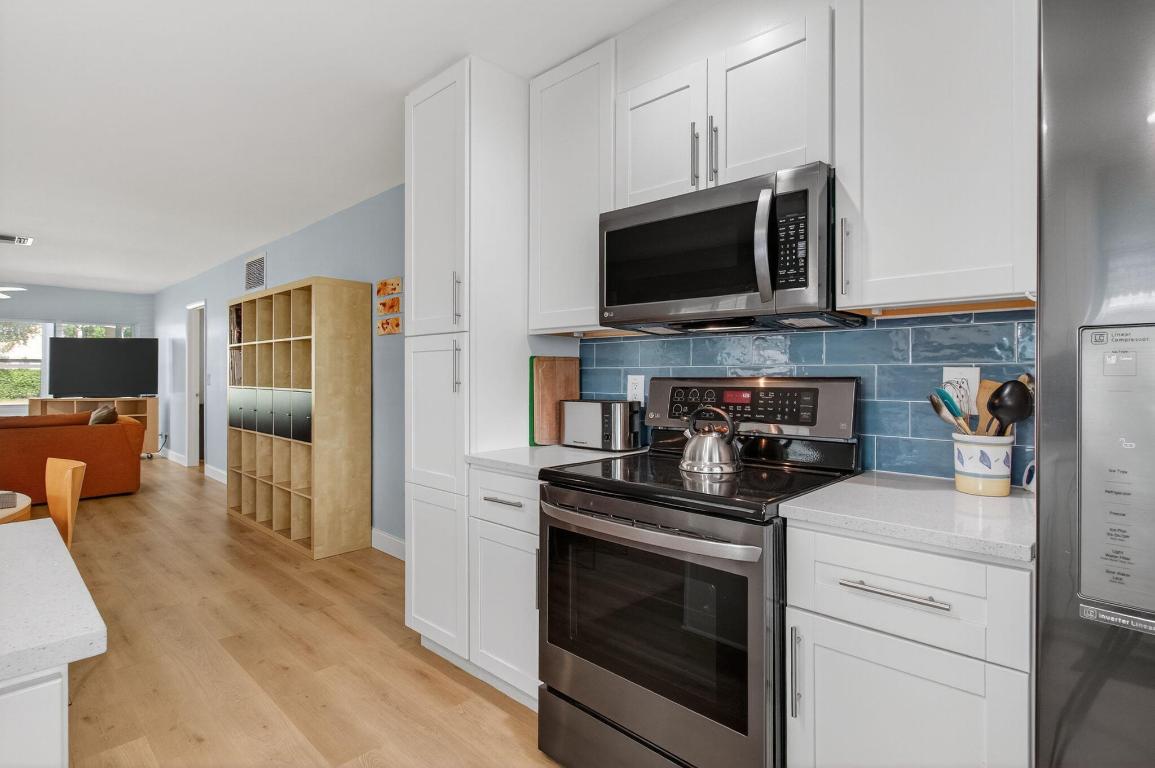 COUNTRY MANORS CONDO - Residential