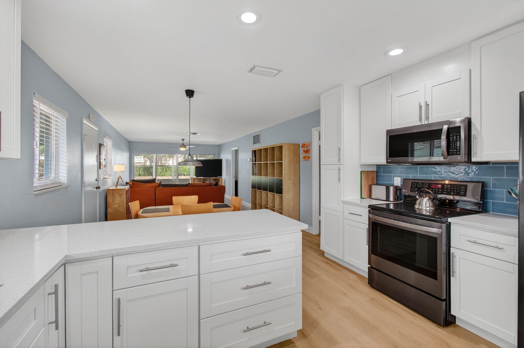 COUNTRY MANORS CONDO - Residential