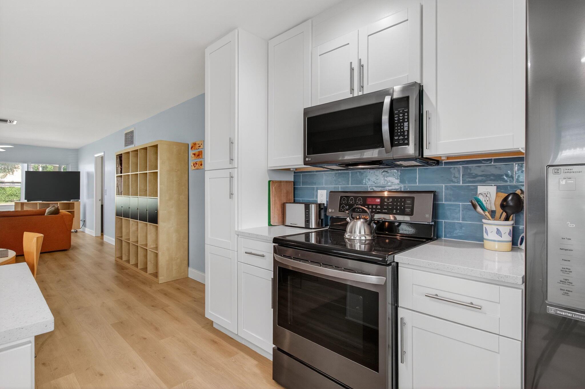 COUNTRY MANORS CONDO - Residential