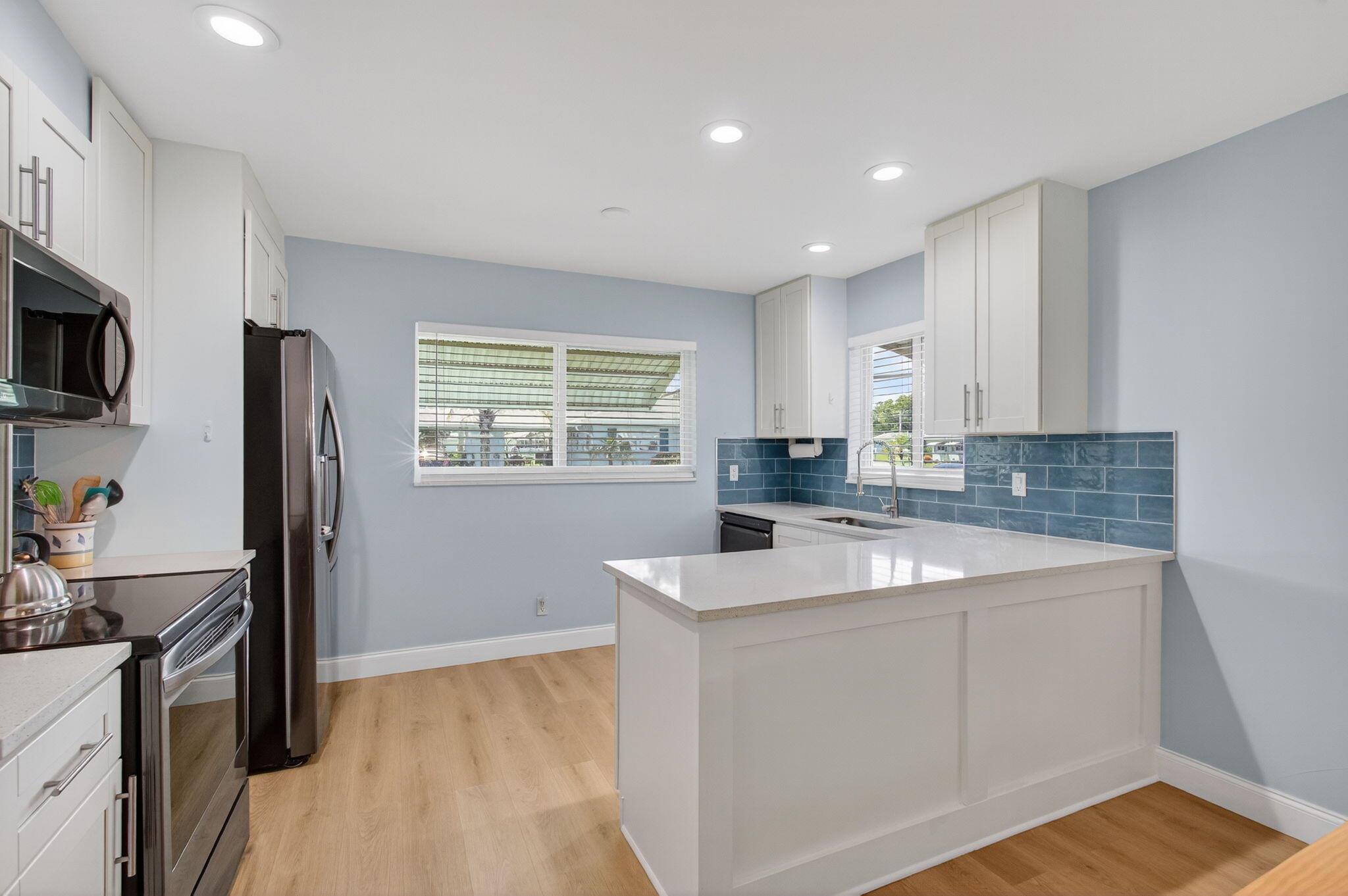 COUNTRY MANORS CONDO - Residential