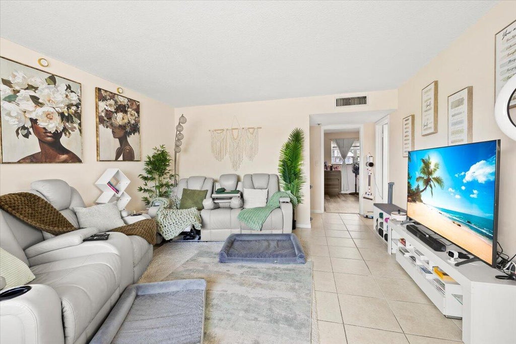 Photo of 1905 Lake Worth Road, Lake Worth Beach, FL 33461 (MLS # B26046888)