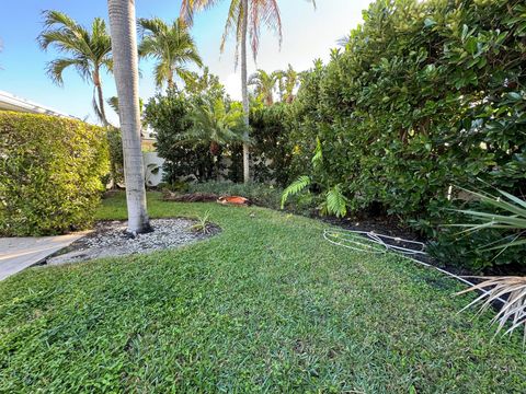 A home in Palm Beach Shores