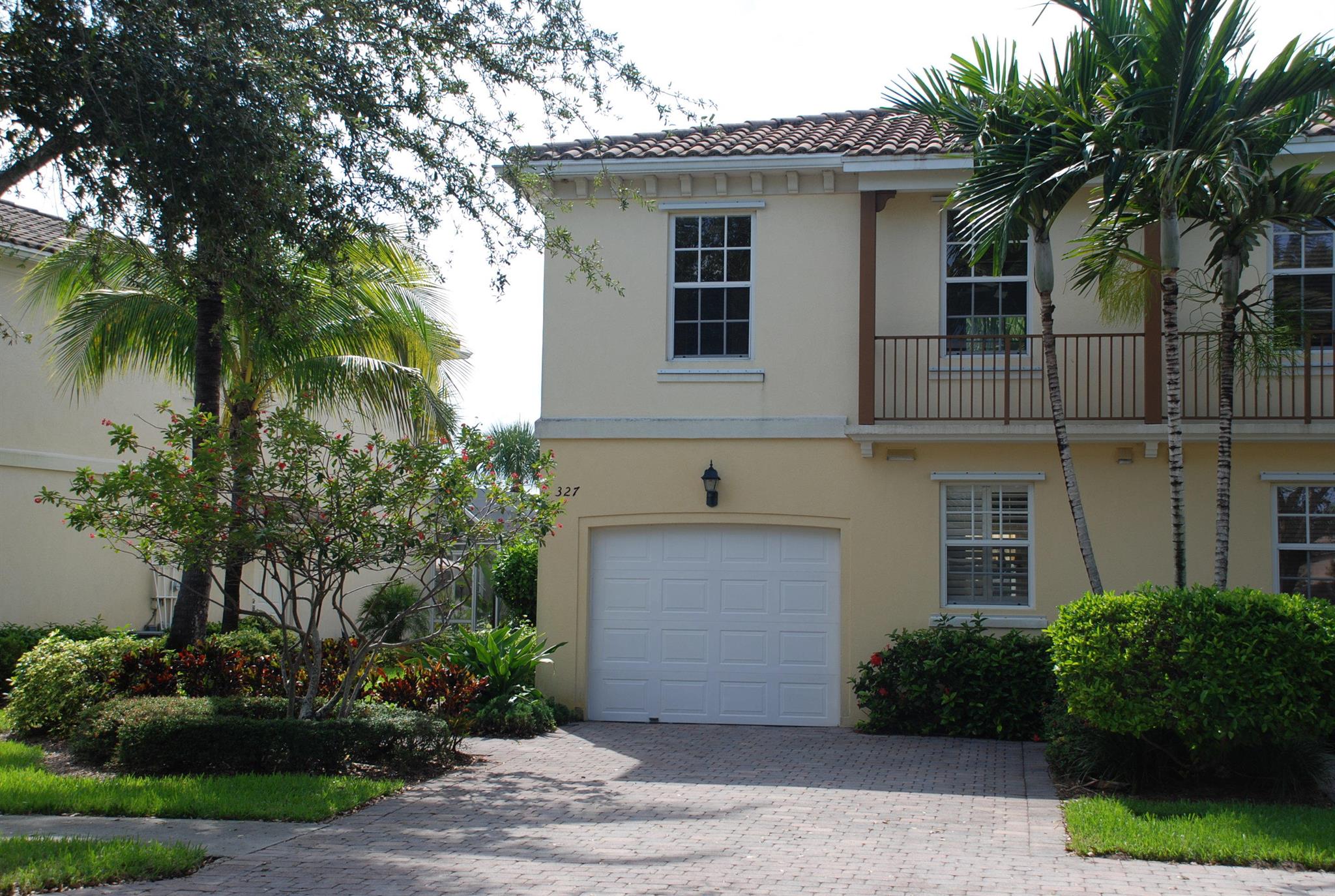 327 Salinas Drive