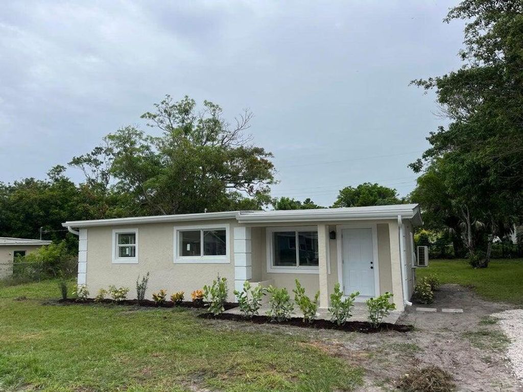 Photo of 8658 SE Anthion Way, Hobe Sound, FL 33455 (MLS # R11103472)