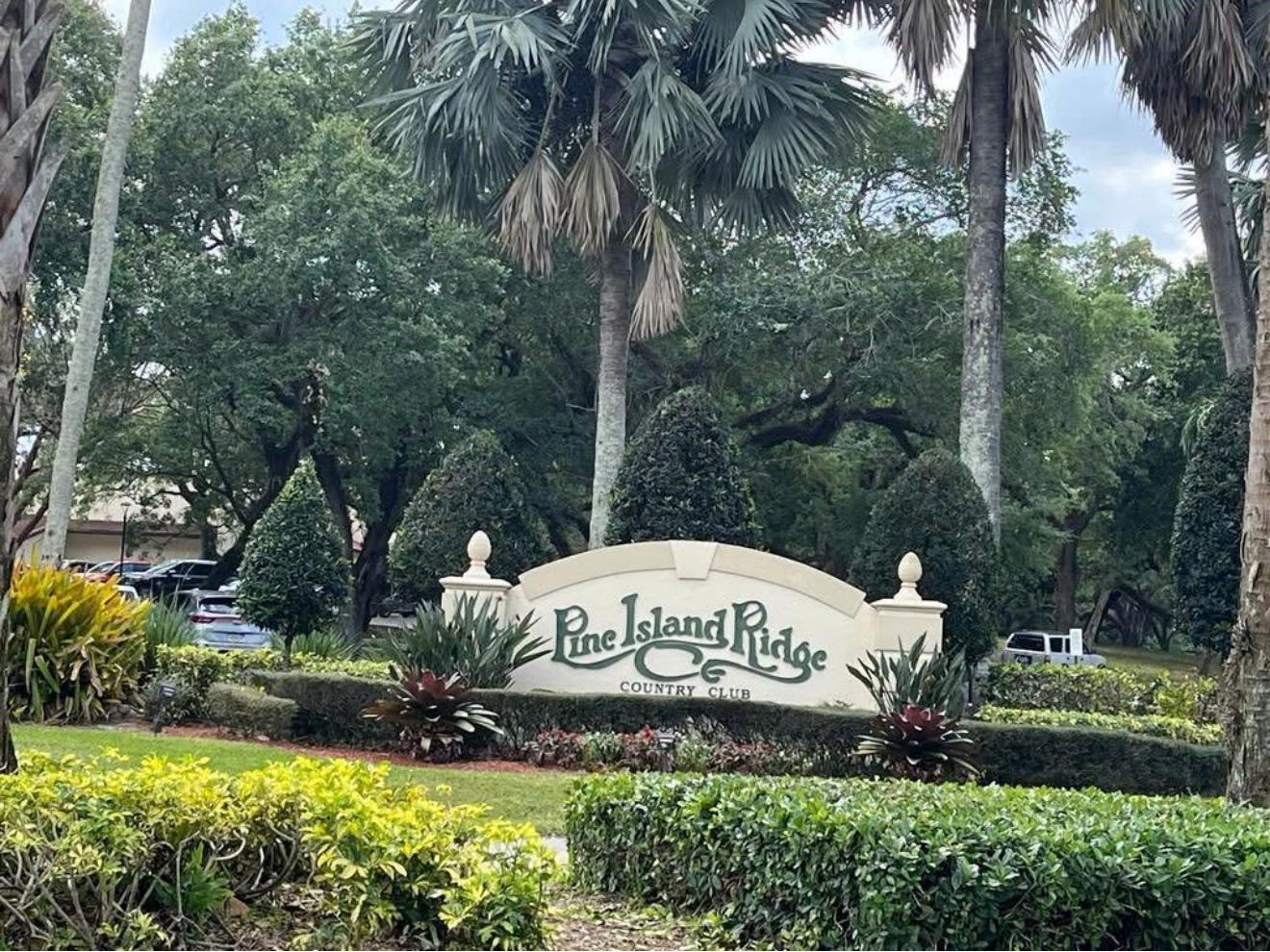 LOVELY CONDO WITH A BEAUTIFUL MASTER SUITE AT THE DESIRABLE COMMUNITY OF PINE ISLAND RIDGE.
BEAUTIFUL VIEW AFTER A DAY OF GOLF FROM THE OVER-SIZED BALCONY. TENNIS COURTS, IMPRESSIVE CLUB WITH RESTAURANTS AND MANY AMMENITIES. CAN BE RENTED FURNISHED OR UNFURNISHED.
VERY CLOSE TO NOVA UNIVERSITY AND OTHER GREAT SCHOOLS.
