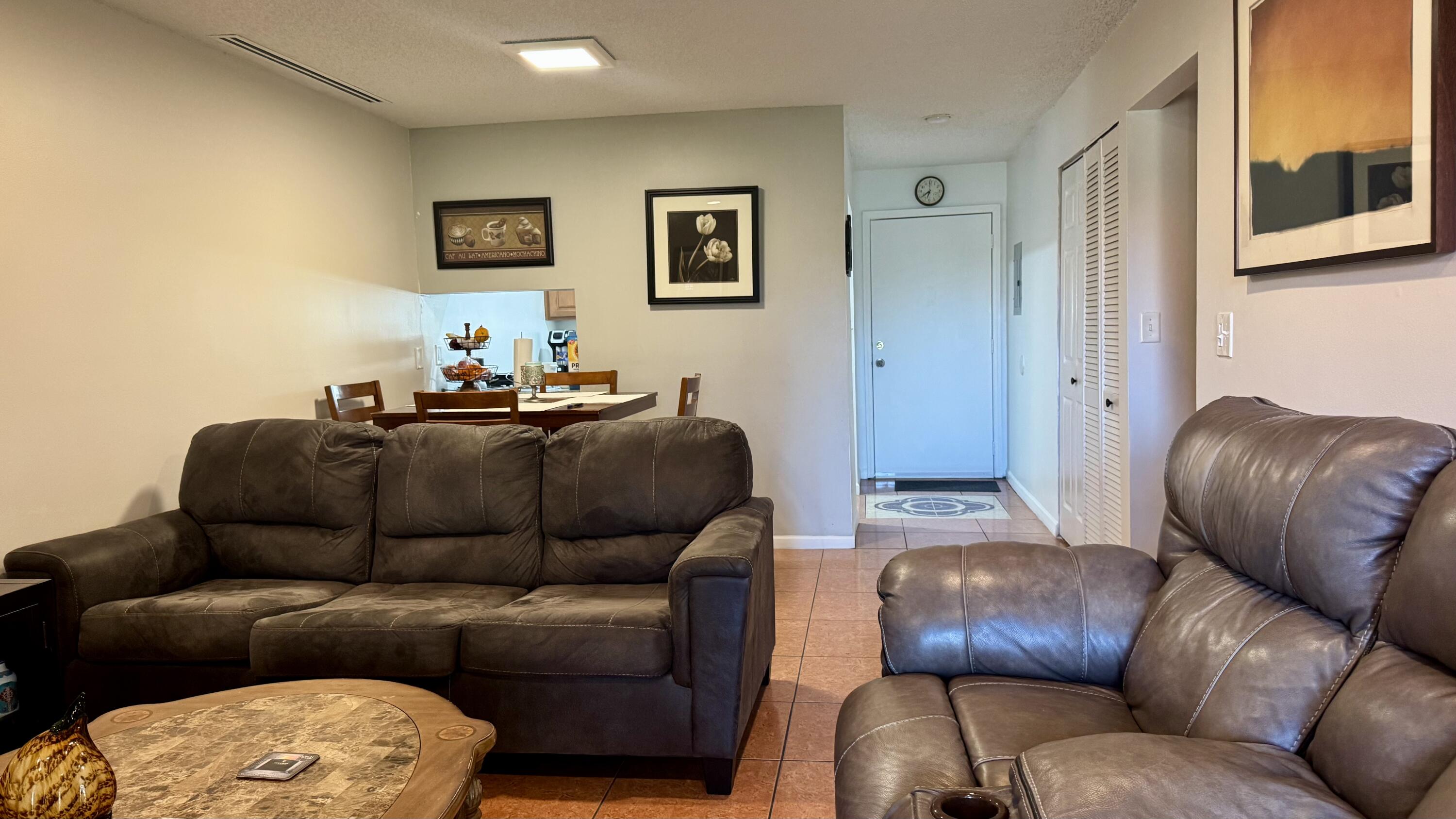 6086 Forest Hill Boulevard 208