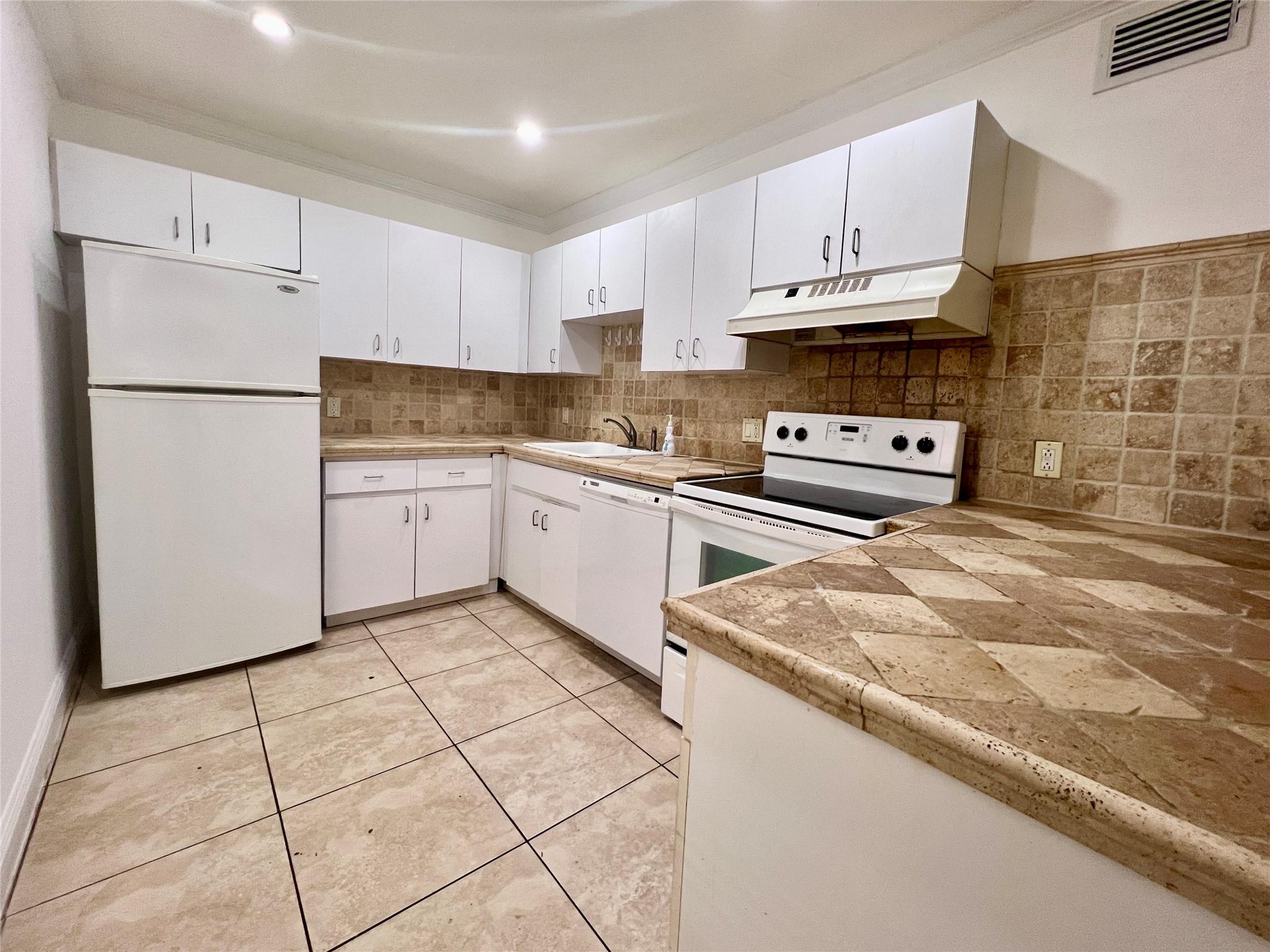 Very hard to find condo in Pinecrest! Enjoy incredible location right off of US1 with easy access anywhere, a short distance to public parks, restaurants, and tons of shopping. The condo has one assigned parking space right outside the unit plus tons guest parking available. The buildings were just painted, new landscaping and brand new roofs all without any special assessments!! **the condo association has a very strong budget with plenty of money in reserves so it will be easy to finance!