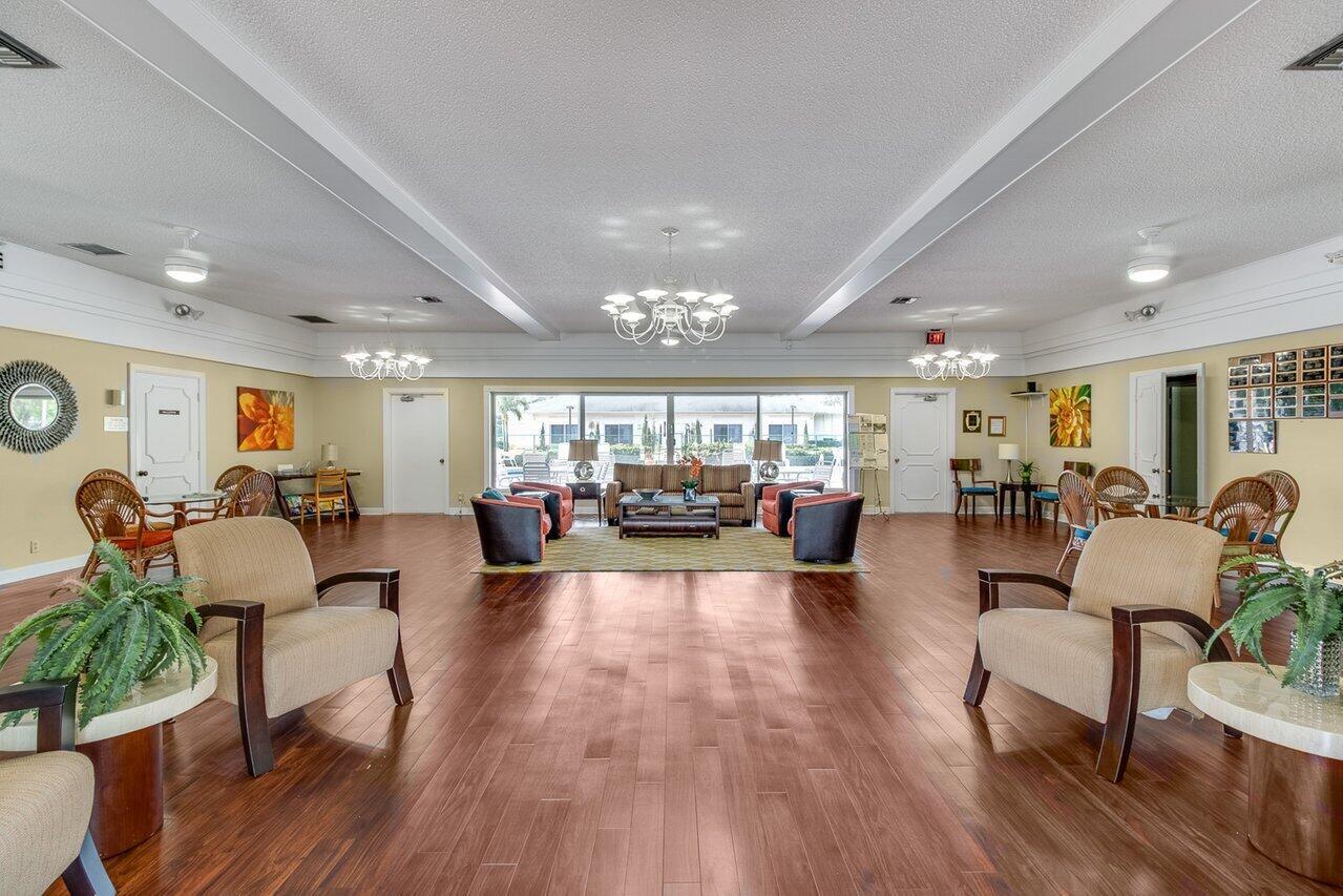 LIMETREE CONDO - Residential